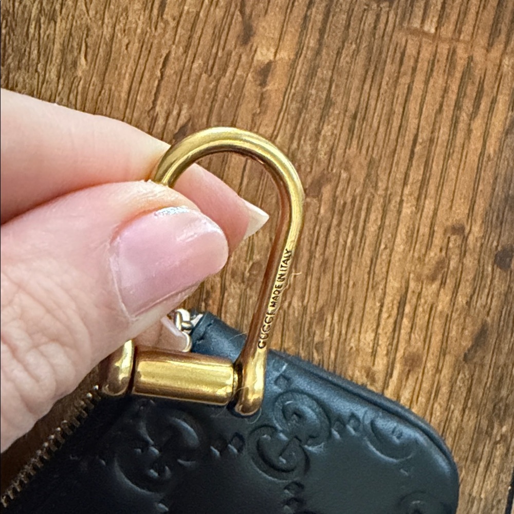 Gucci Black Embossed Leather Key Holder - Picture 7 of 7